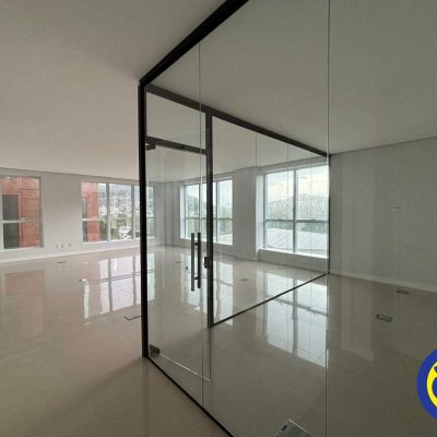 Salas/Conjuntos com 79m², 1 garagem, no bairro Trindade em Florianópolis