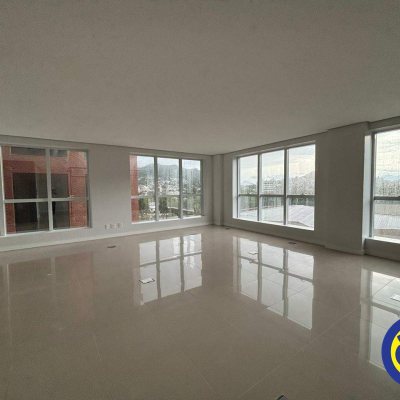 Salas/Conjuntos com 79m², 1 garagem, no bairro Trindade em Florianópolis