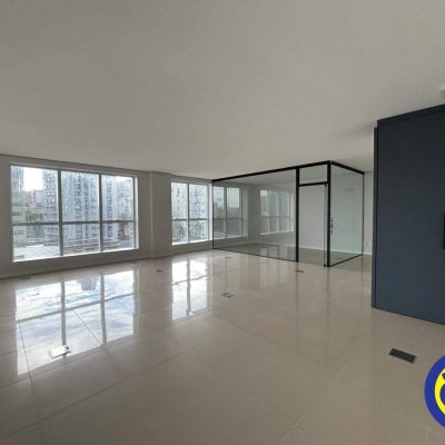 Salas/Conjuntos com 79m², 1 garagem, no bairro Trindade em Florianópolis