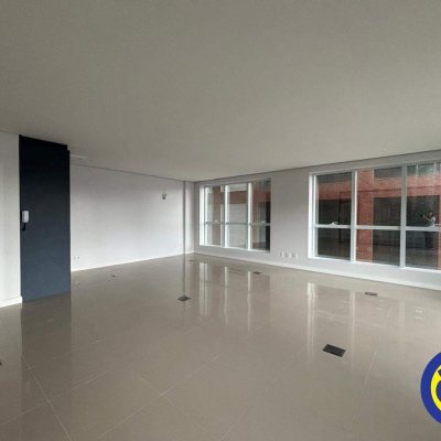 Salas/Conjuntos com 79m², 1 garagem, no bairro Trindade em Florianópolis