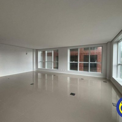 Salas/Conjuntos com 79m², 1 garagem, no bairro Trindade em Florianópolis