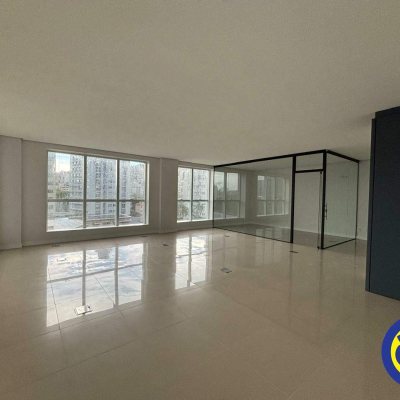Salas/Conjuntos com 79m², 1 garagem, no bairro Trindade em Florianópolis