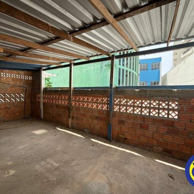 Casa Comercial com 202m², 10 garagens, no bairro Trindade em Florianópolis