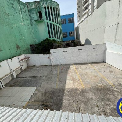 Casa Comercial com 202m², 10 garagens, no bairro Trindade em Florianópolis