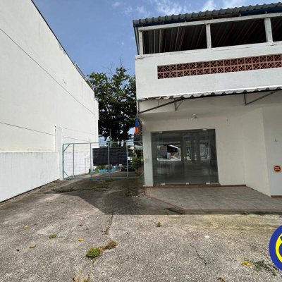 Casa Comercial com 202m², 10 garagens, no bairro Trindade em Florianópolis