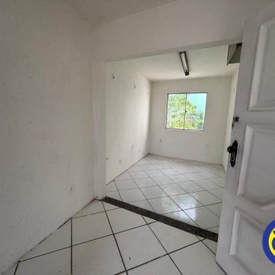 Casa Comercial com 202m², 10 garagens, no bairro Trindade em Florianópolis