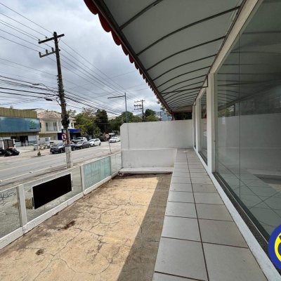 Casa Comercial com 202m², 10 garagens, no bairro Trindade em Florianópolis