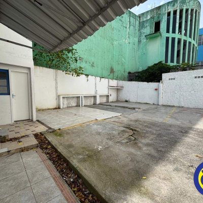Casa Comercial com 202m², 10 garagens, no bairro Trindade em Florianópolis
