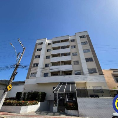 Apartamento com 72m², 2 quartos, 2 garagens, no bairro Praia Comprida em São José