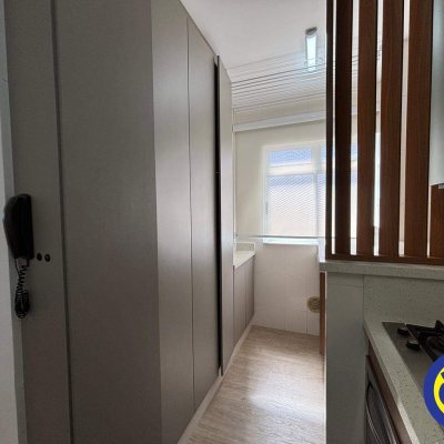 Apartamento com 72m², 2 quartos, 2 garagens, no bairro Praia Comprida em São José