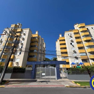 Apartamento com 127m², 3 quartos, 1 suíte, 2 garagens, no bairro Saco Grande em Florianópolis