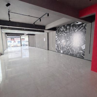 Loja com 98m², 6 garagens, no bairro Santa Mônica em Florianópolis