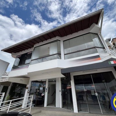 Loja com 98m², 6 garagens, no bairro Santa Mônica em Florianópolis