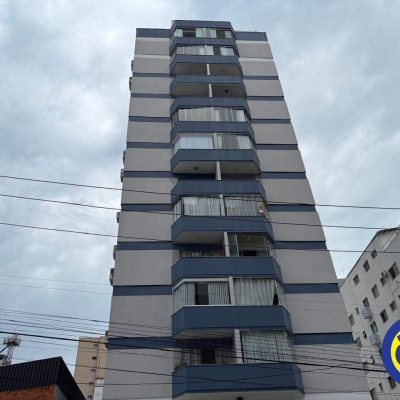 Apartamento com 100m², 3 quartos, 1 suíte, 1 garagem, no bairro Centro em Florianópolis