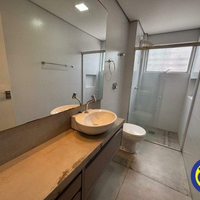 Apartamento com 100m², 3 quartos, 1 suíte, 1 garagem, no bairro Centro em Florianópolis