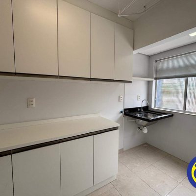 Apartamento com 100m², 3 quartos, 1 suíte, 1 garagem, no bairro Centro em Florianópolis