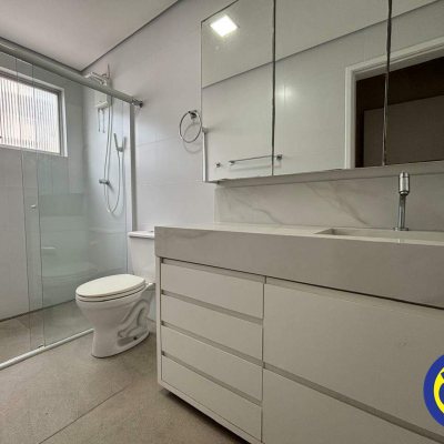 Apartamento com 100m², 3 quartos, 1 suíte, 1 garagem, no bairro Centro em Florianópolis