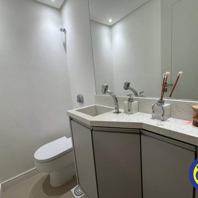 Apartamento com 115m², 3 quartos, 1 garagem, no bairro Centro em Florianópolis