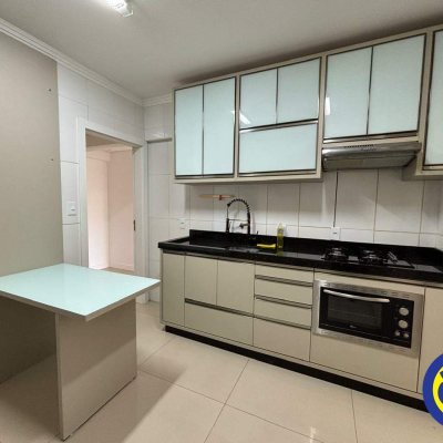 Apartamento com 115m², 3 quartos, 1 garagem, no bairro Centro em Florianópolis