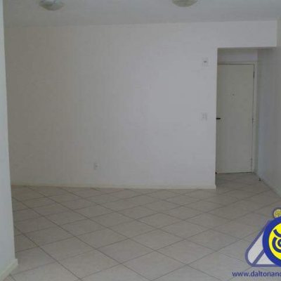 Apartamento com 90m², 3 quartos, 1 suíte, 1 garagem, no bairro Trindade em Florianópolis