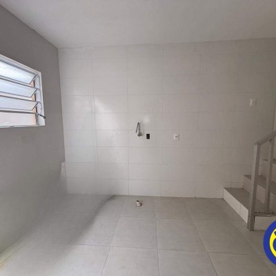 Casa com 64m², 2 quartos, 1 garagem, no bairro Saco dos Limões em Florianópolis