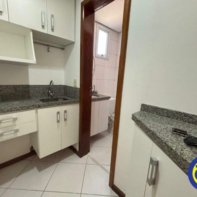 Sala com 40m², no bairro Estreito em Florianópolis