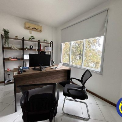Sala com 40m², no bairro Estreito em Florianópolis
