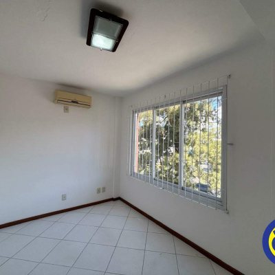 Sala com 40m², no bairro Estreito em Florianópolis