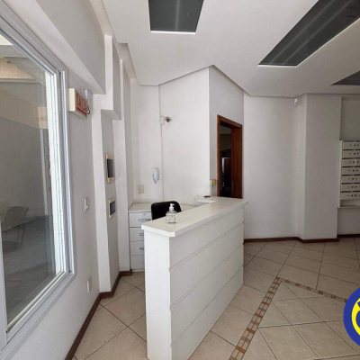 Sala com 40m², no bairro Estreito em Florianópolis