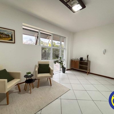 Sala com 40m², no bairro Estreito em Florianópolis