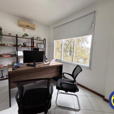 Sala com 40m², no bairro Estreito em Florianópolis