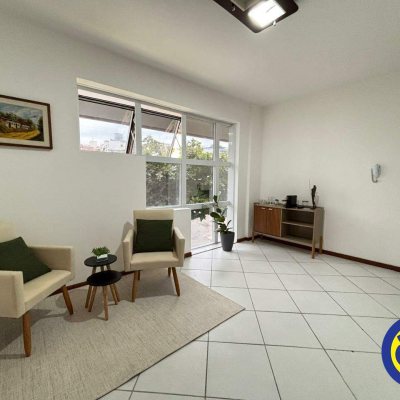 Sala com 40m², no bairro Estreito em Florianópolis