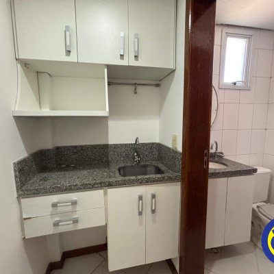 Sala com 40m², no bairro Estreito em Florianópolis