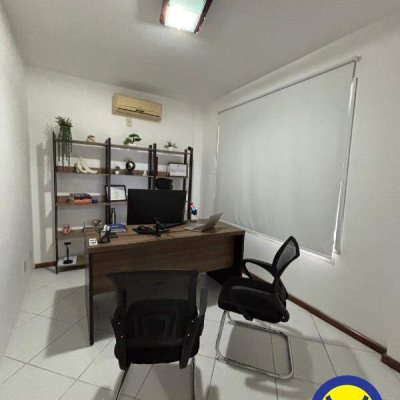 Sala com 40m², no bairro Estreito em Florianópolis