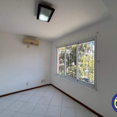Sala com 40m², no bairro Estreito em Florianópolis