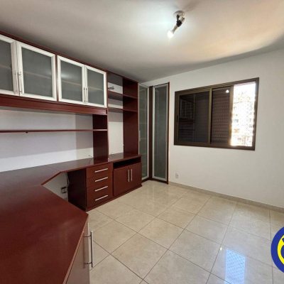 Apartamento com 166m², 4 quartos, 2 suítes, 2 garagens, no bairro Agronômica em Florianópolis