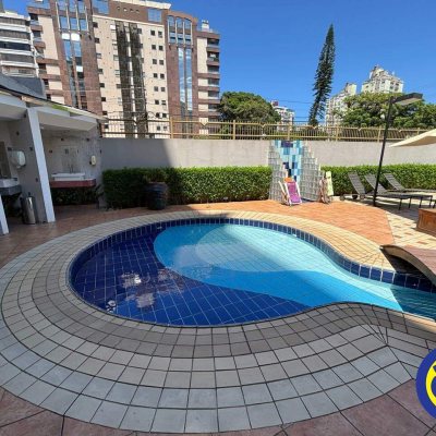 Apartamento com 166m², 4 quartos, 2 suítes, 2 garagens, no bairro Agronômica em Florianópolis