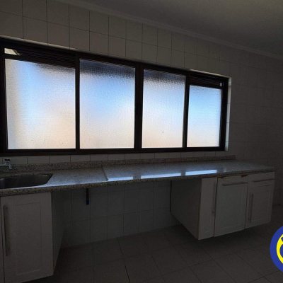 Apartamento com 166m², 4 quartos, 2 suítes, 2 garagens, no bairro Agronômica em Florianópolis