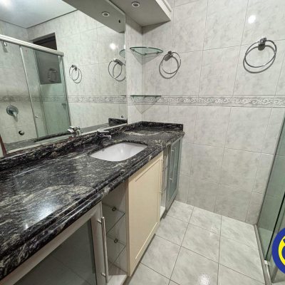Apartamento com 166m², 4 quartos, 2 suítes, 2 garagens, no bairro Agronômica em Florianópolis
