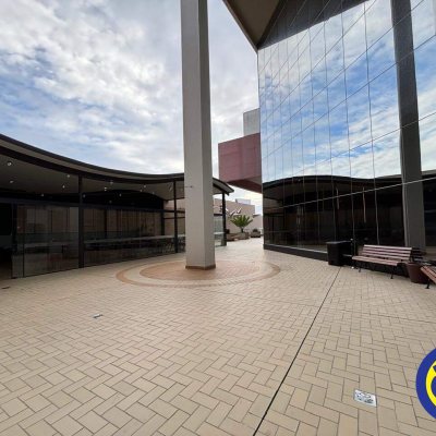 Salas/Conjuntos com 36m², 1 garagem, no bairro Canto em Florianópolis