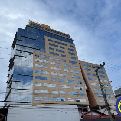 Salas/Conjuntos com 36m², 1 garagem, no bairro Canto em Florianópolis