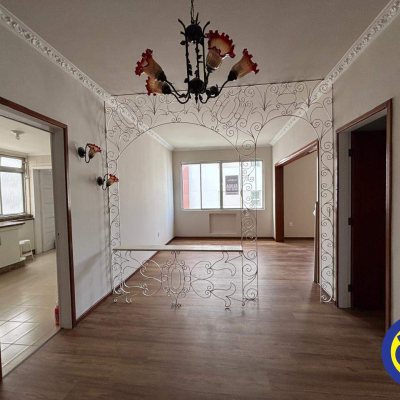 Apartamento com 101m², 2 quartos, 1 suíte, 1 garagem, no bairro Centro em Florianópolis