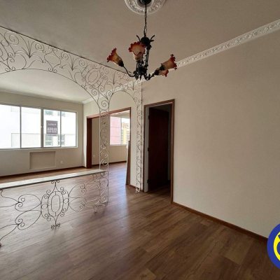 Apartamento com 101m², 2 quartos, 1 suíte, 1 garagem, no bairro Centro em Florianópolis