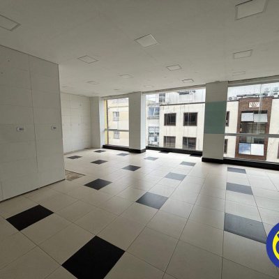 Salas/Conjuntos com 250m², no bairro Centro em Florianópolis