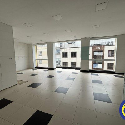 Salas/Conjuntos com 250m², no bairro Centro em Florianópolis