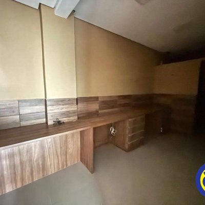 Salas/Conjuntos com 250m², no bairro Centro em Florianópolis