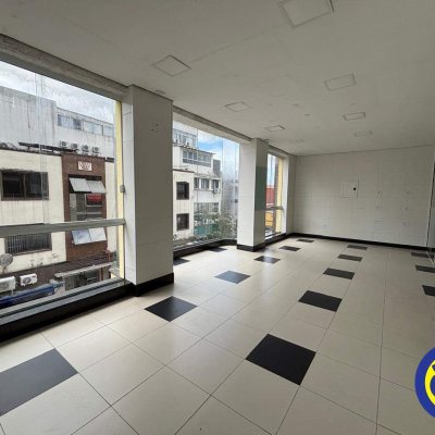Salas/Conjuntos com 250m², no bairro Centro em Florianópolis