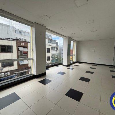 Salas/Conjuntos com 250m², no bairro Centro em Florianópolis
