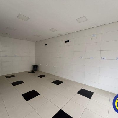 Salas/Conjuntos com 250m², no bairro Centro em Florianópolis