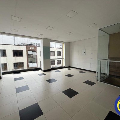 Salas/Conjuntos com 250m², no bairro Centro em Florianópolis